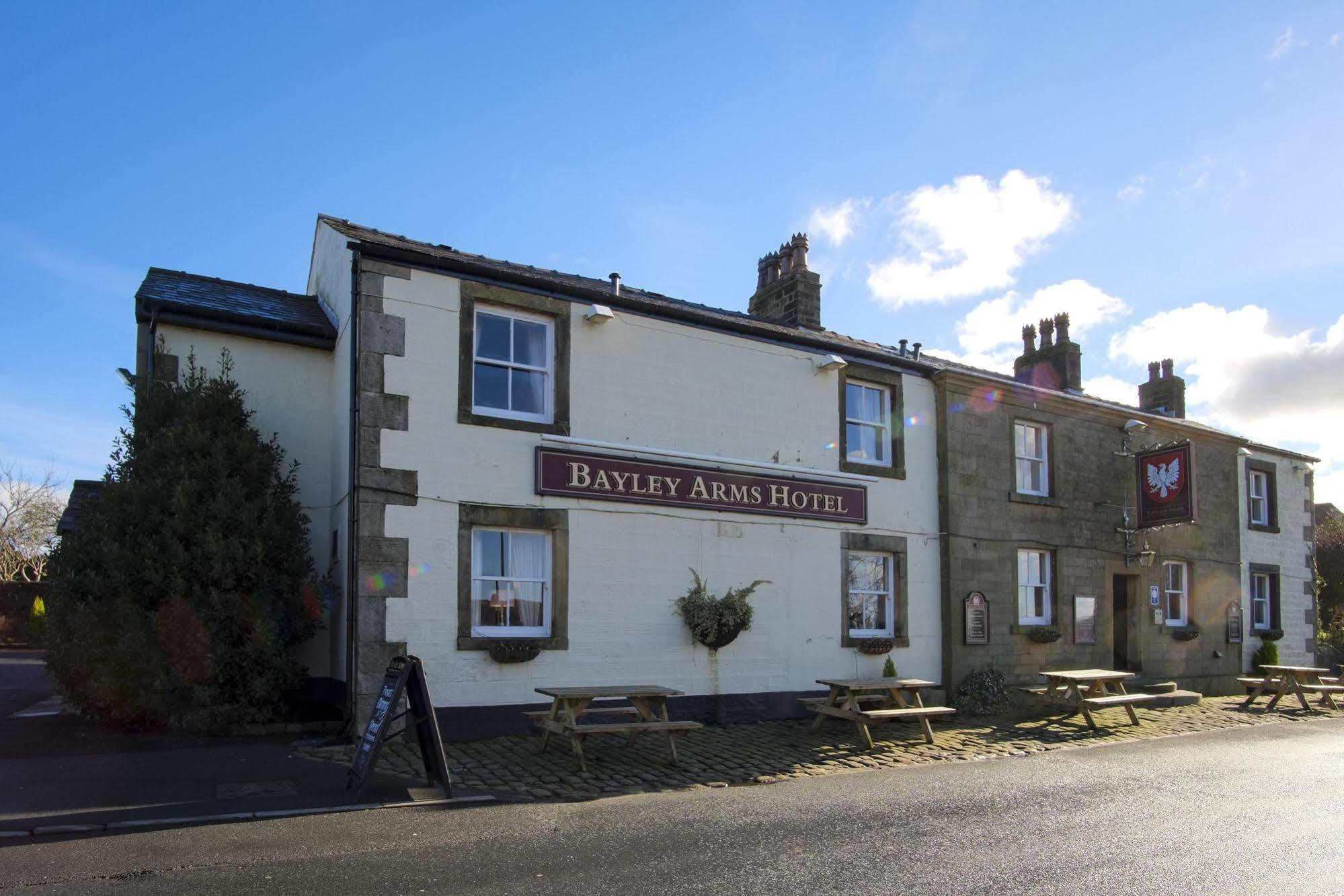 Bayley Arms Hotel Hurst Green  Buitenkant foto