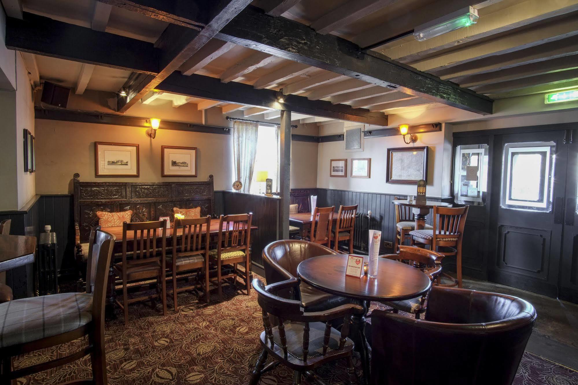 Bayley Arms Hotel Hurst Green  Buitenkant foto